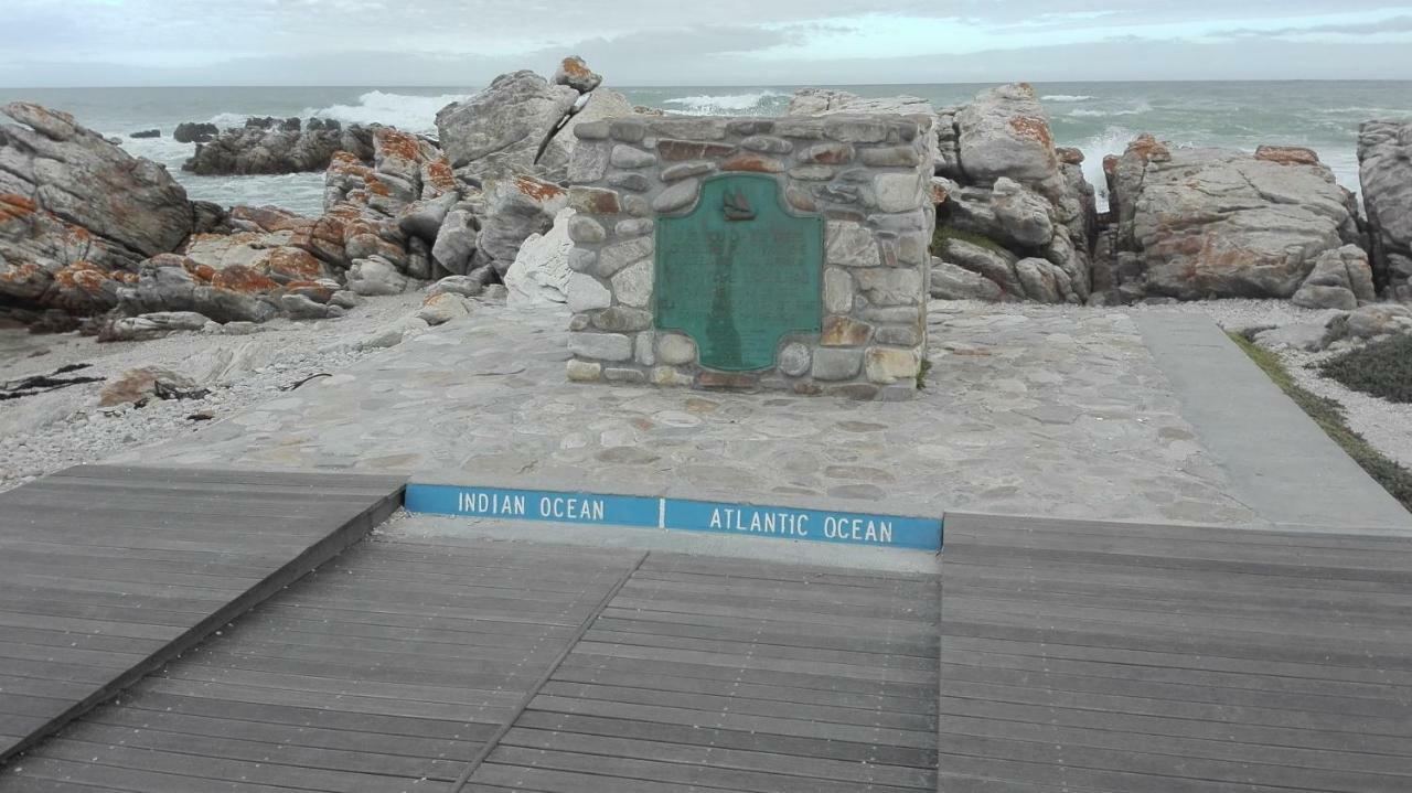 Top Deck Struisbaai Exterior photo